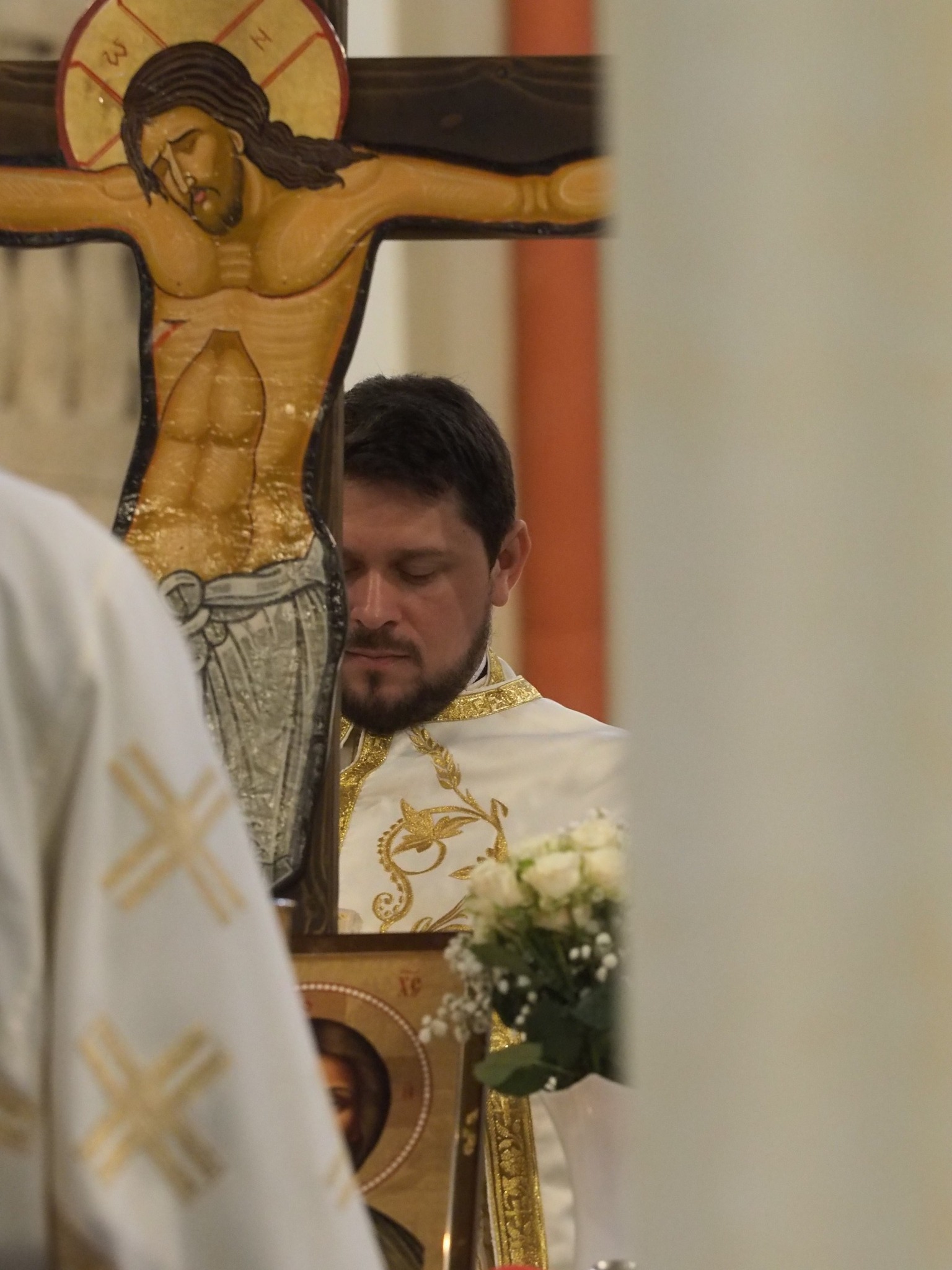 Un hram de neuitat 11