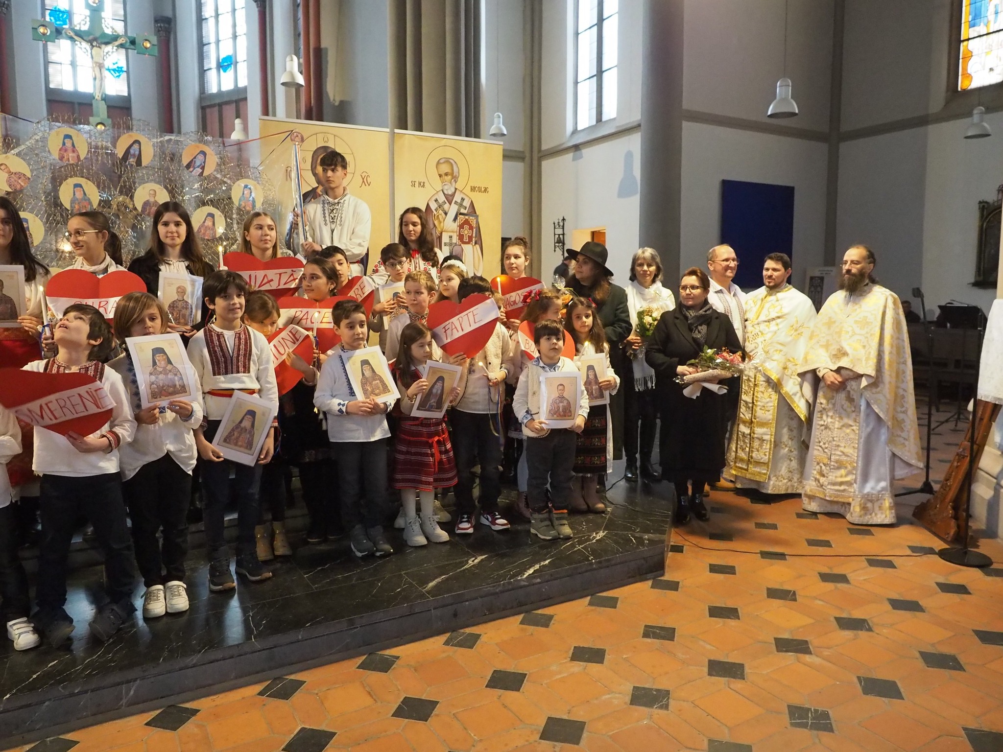 Un hram de neuitat 17